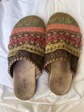 Women’s Taos knit clogs